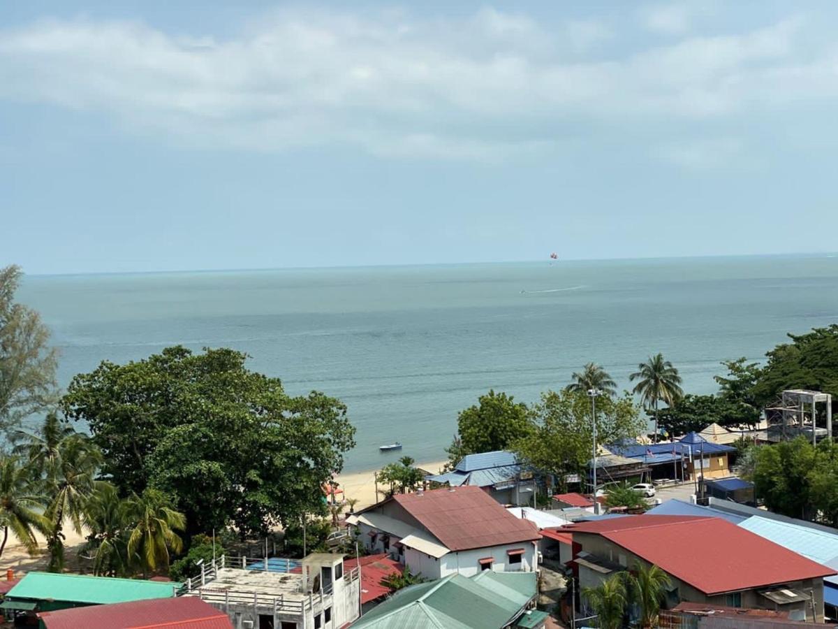 By The Sea Beachfront Penang Batu Feringgi Exterior foto