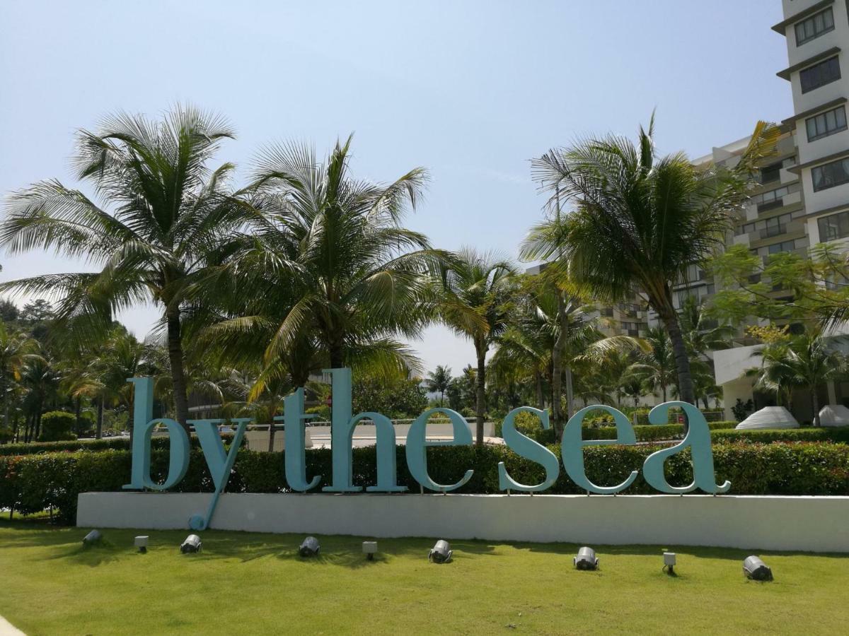 By The Sea Beachfront Penang Batu Feringgi Exterior foto